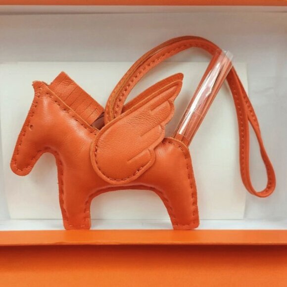 Leather Horse keychain - Picture 4 of 7